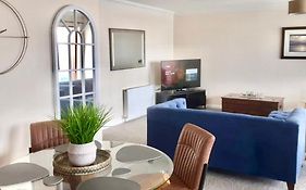 Riverview Apartment 2 Bed, 2 Bath, Free Parking / Wifi